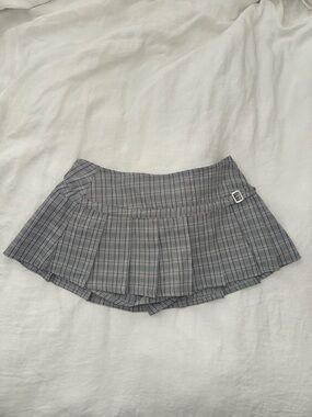 Madden Girl Gray Plaid Pleated Mini Skort with Buckle